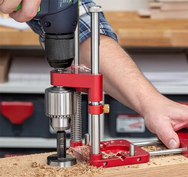 Hochpräzise Bohrhilfe für akkurates Winkelbohren und exakte 90°-Bohrungen in Holz und Metall.