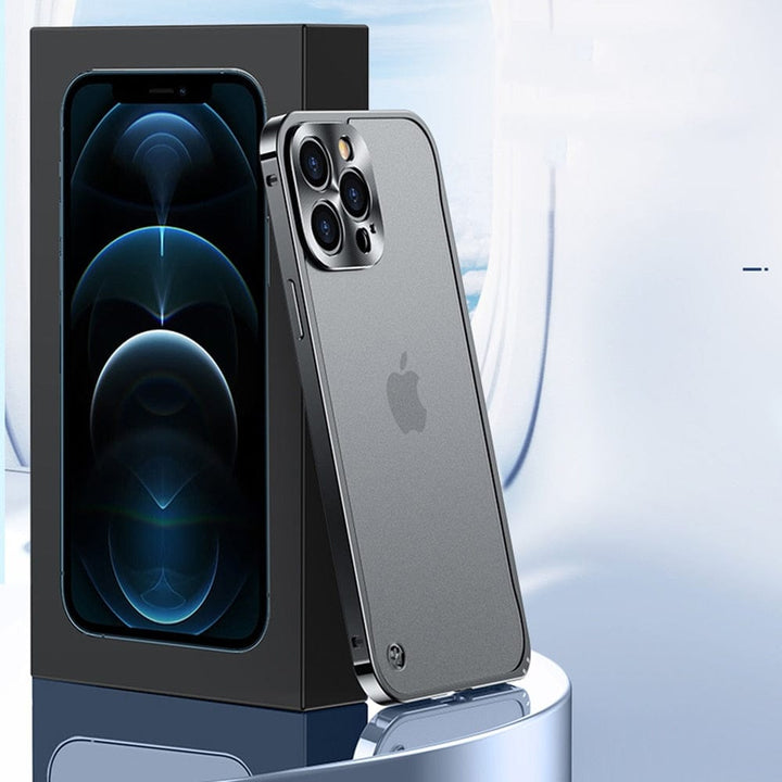 Elegante Brehn iPhone Schutzhülle aus Aluminium, schlankes Design und robuster Schutz.