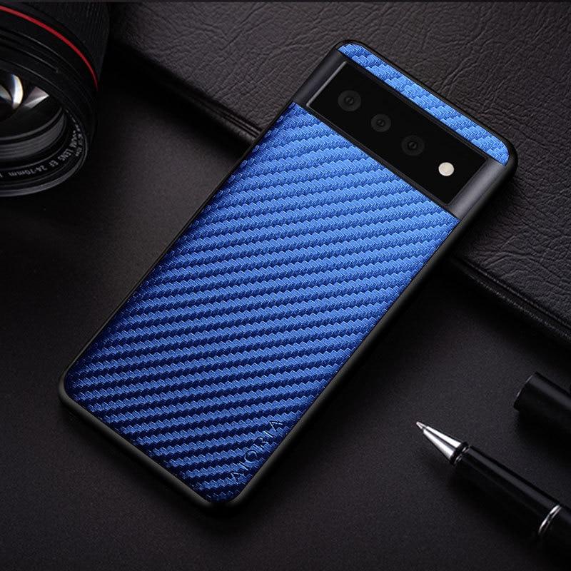 Detailansicht der schwarzen, robusten Carbon Pixel Schutzhülle. Optimaler Schutz vor Stößen und Kratzern.
