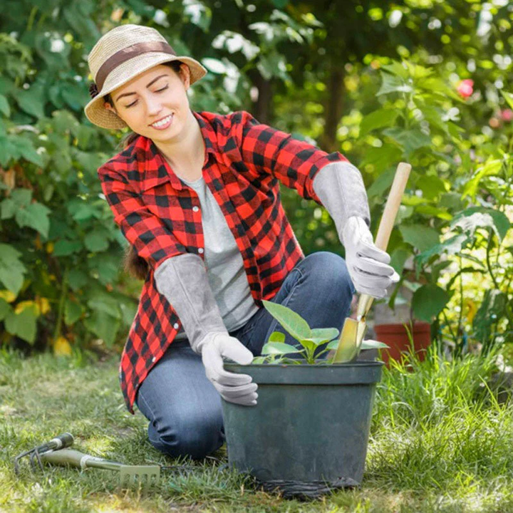 Strapazierfähige Arbeitshandschuhe hellbraun für Damen & Herren. Optimaler Schutz & Halt bei Gartenarbeiten dank robustem Material.