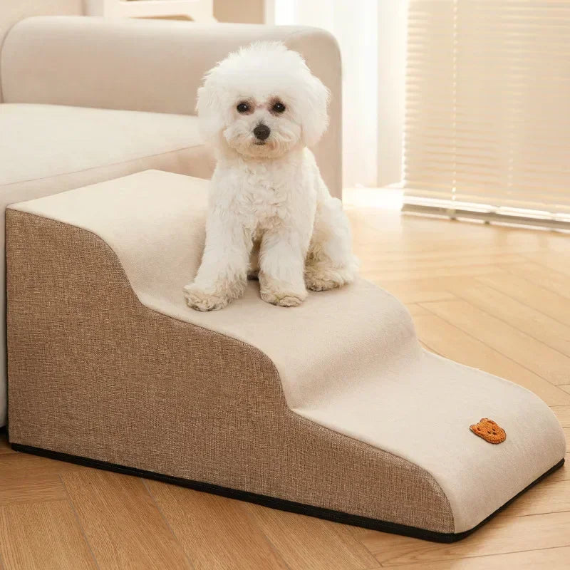Tierkomfort: Haustiertreppe ermöglicht kleinen Tieren leichten Zugang zu Sofas & Betten. Perfekt für Welpen.