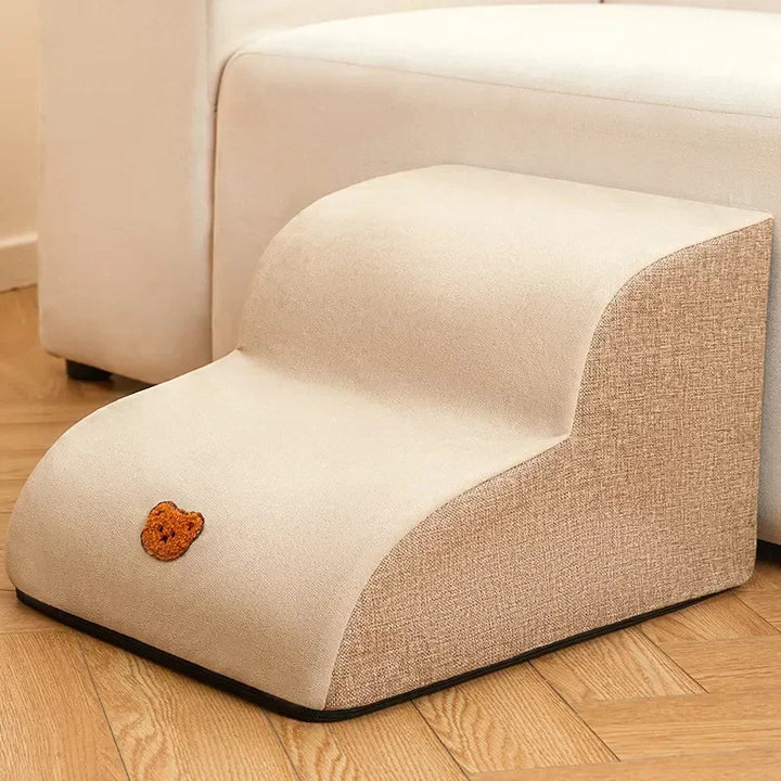 Praktische Haustiertreppe für jeden Wohnraum. Bietet kleinen Hunden & Katzen sicheren Möbelzugang. Langlebig.