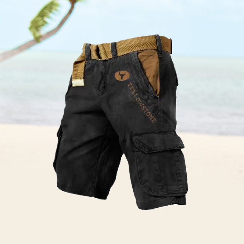 Bequeme Herren Cargo Shorts in Khaki mit seitlichen Pattentaschen, perfekt für Wanderungen & Reisen.