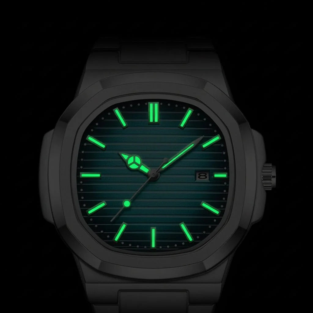 Detailansicht der quadratischen Herren Militär-Digitaluhr. Robustes Design, wasserdicht für Sport.