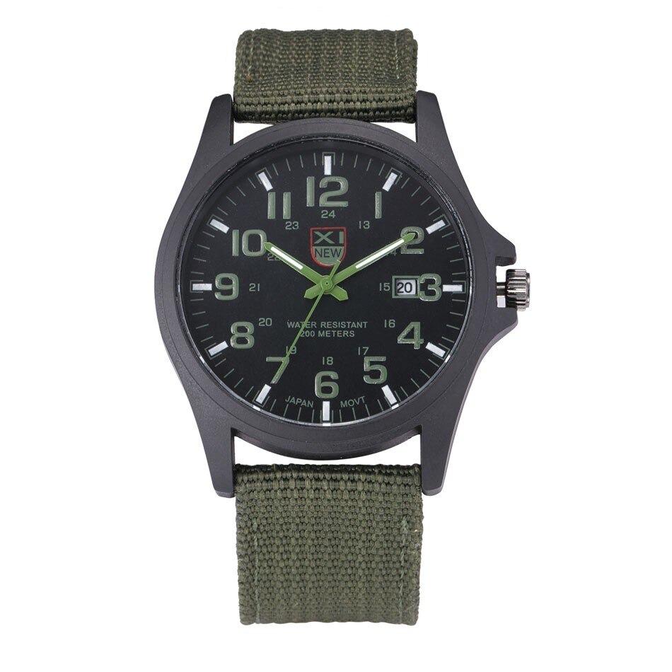 Schwarze robuste Herren Outdoor-Uhr mit LED-Display. Wasserdicht, stoßfest und langlebig für Abenteuer.