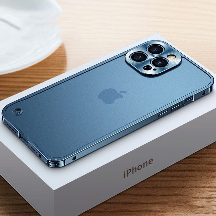 Hochwertige iPhone Schutzhülle aus Aluminium. Robuster Metallbumper für optimalen Kratz- und Stoßschutz.