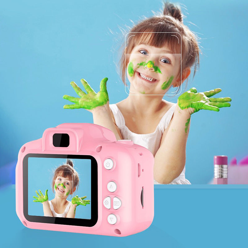 Detailansicht der robusten Kinder Digitalkamera mit intuitivem Design für kleine Hände.