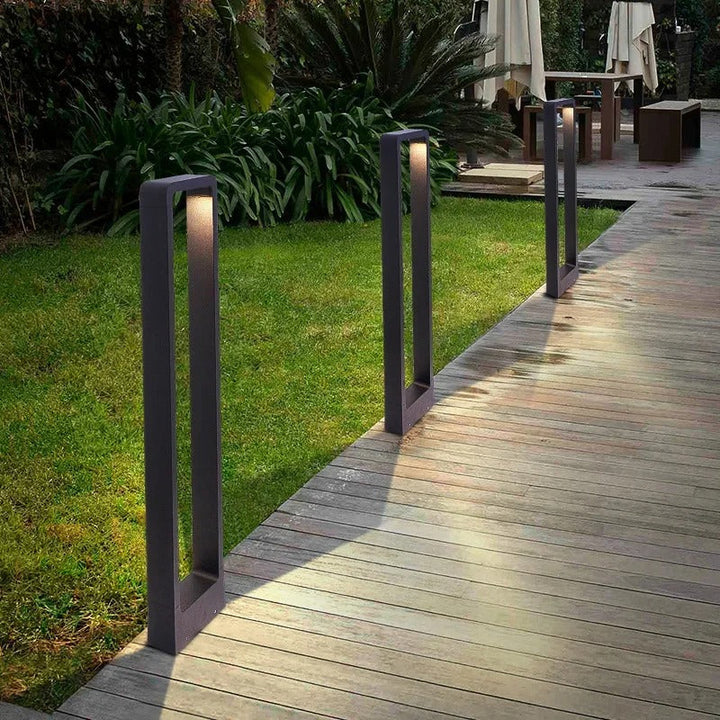 Vielseitige LED-Bodenleuchte für Garten, Terrasse und Wege, robuste Outdoor-Beleuchtungslösung.