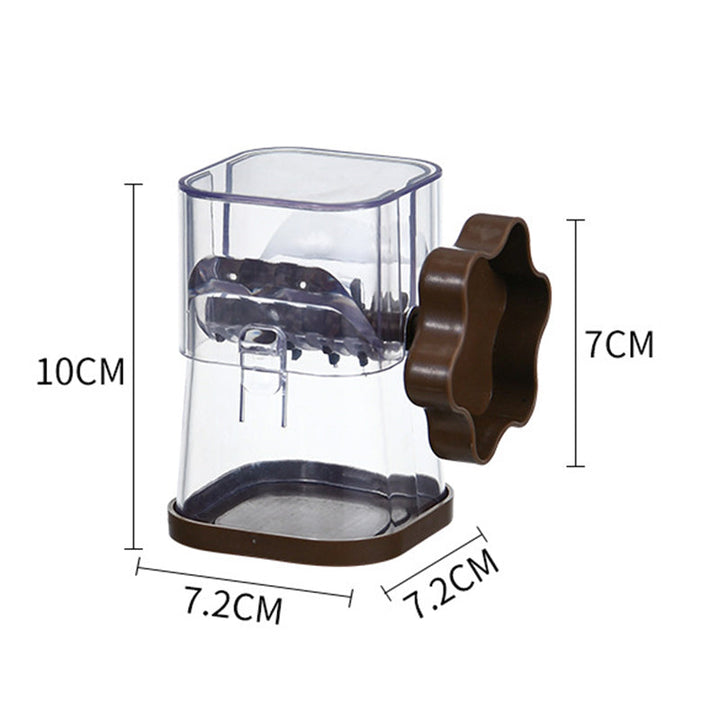 Ergonomische Handkurbel-Nussmühle zum einfachen Mahlen und Zerkleinern von Nüssen.
