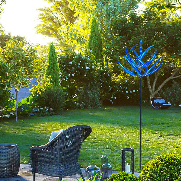 Dekorative Garten-Wetterfahne aus Metall, perfekt als Windspiel für Terrasse & Außenbereich.
