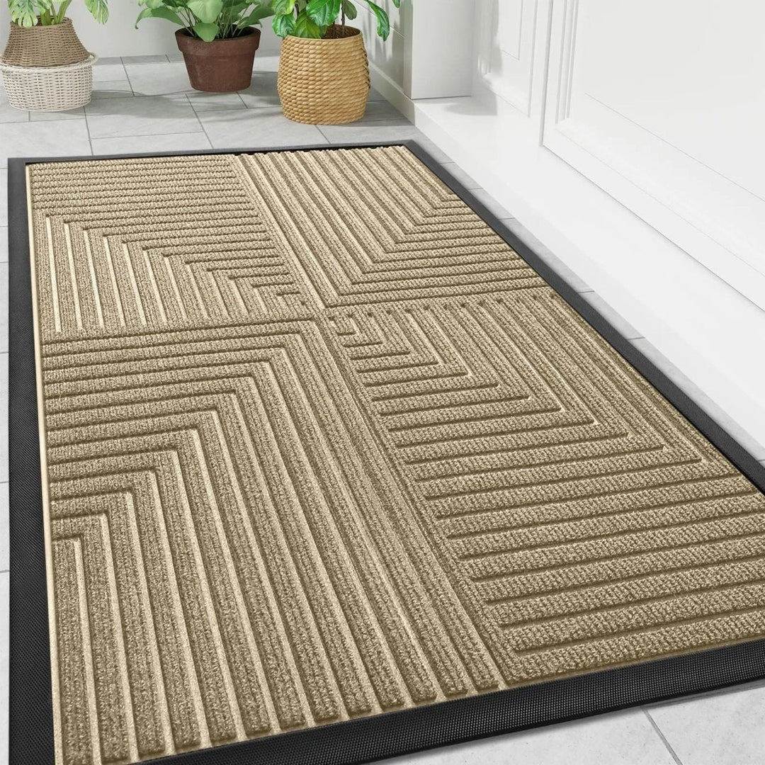Praktische Eingangsmatte als Schwerlast-Abstreifer für Outdoor & Indoor, hält Schmutz effektiv draußen.