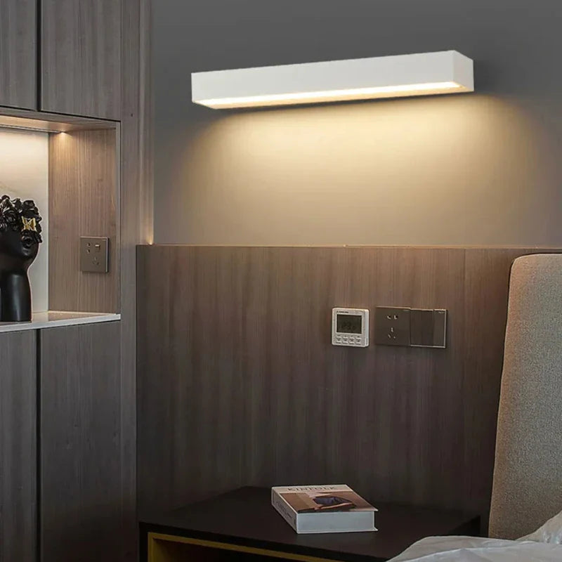 Solare Wandleuchte mit integriertem Solarpanel und 16 LEDs, umweltfreundliche Gartenlampe für den Außenbereich.