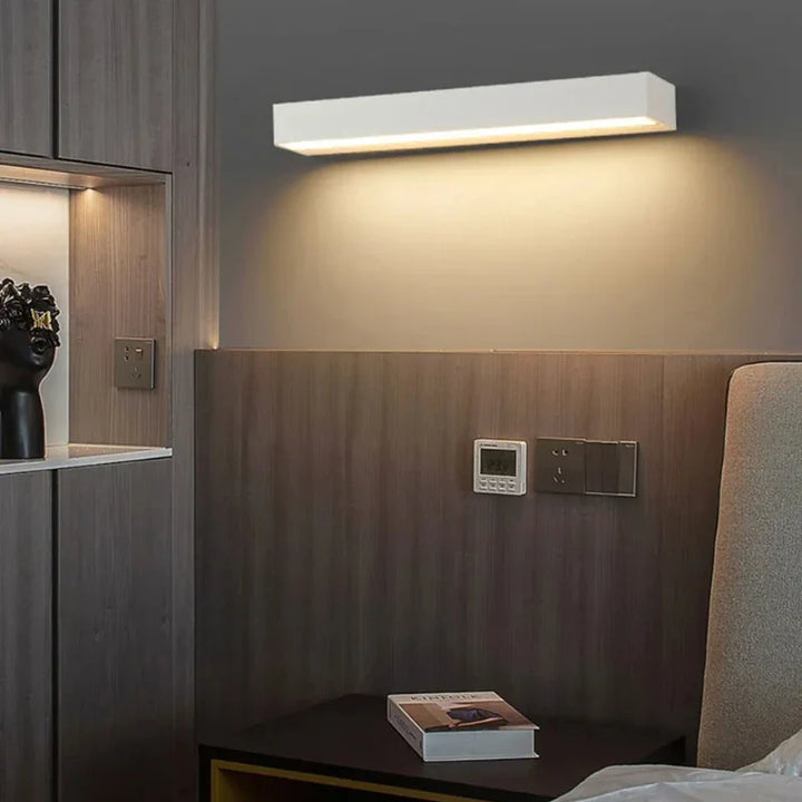Solare Wandleuchte mit integriertem Solarpanel und 16 LEDs, umweltfreundliche Gartenlampe für den Außenbereich.