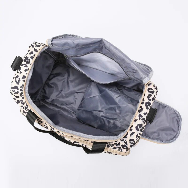 Moderner Unisex Reisebegleiter, robuste und stylische Reisetasche in Blau, ideal für Wochenendtrips.
