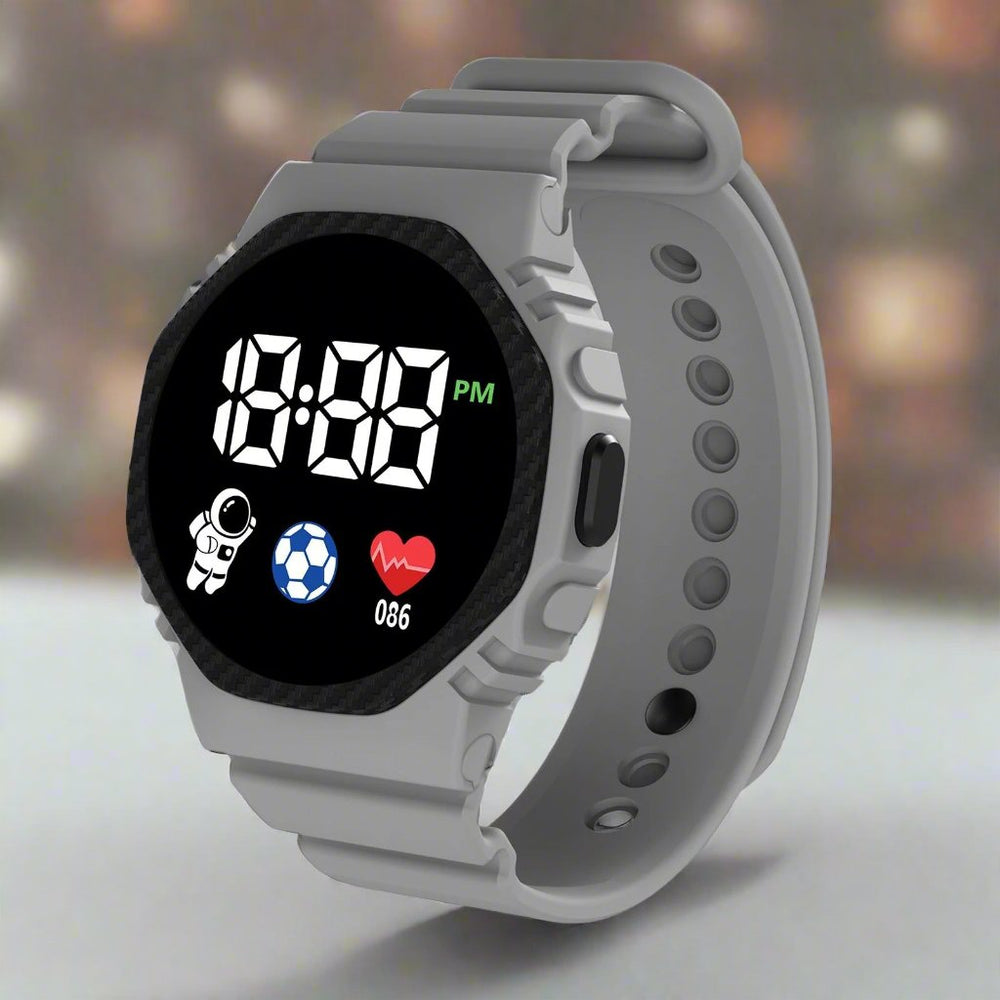 Junge trägt coole, robuste Digitaluhr für Kinder, perfekt für Sport, Abenteuer & Zeit lernen.