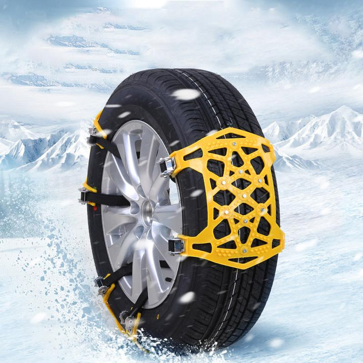 Nahaufnahme der Auto-Eiskette, zeigt Rutschschutz-Struktur für optimale Reifenhaftung bei winterlichen Verhältnissen.