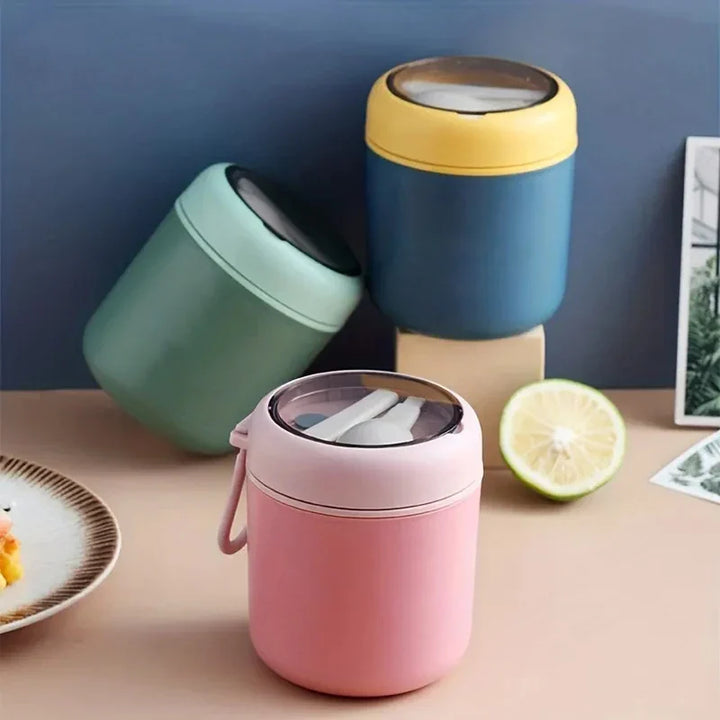 Thermobehälter aus Edelstahl für warme Speisen. Perfekt als Lunchbox für die Arbeit oder Ausflüge.