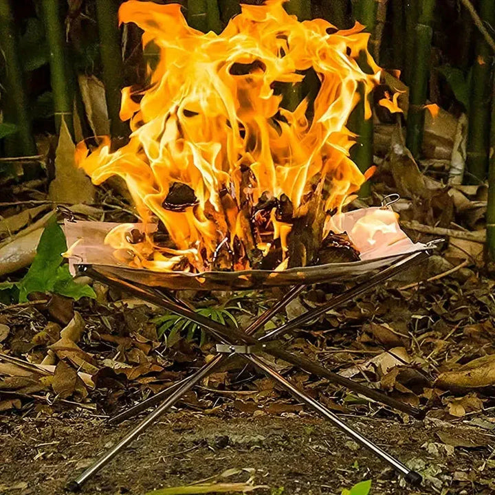 Faltbarer Edelstahl-Lagerfeuerständer, perfekt für Outdoor-Grillen, Camping und als Feuerschale im Garten.