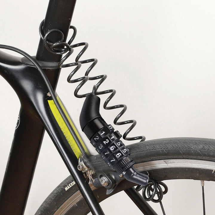 Kompaktes schlüsselloses Fahrradschloss mit flexiblem Stahlkabel und 4-stelligem Zahlencode für sichere Outdoor-Fahrradsicherheit.