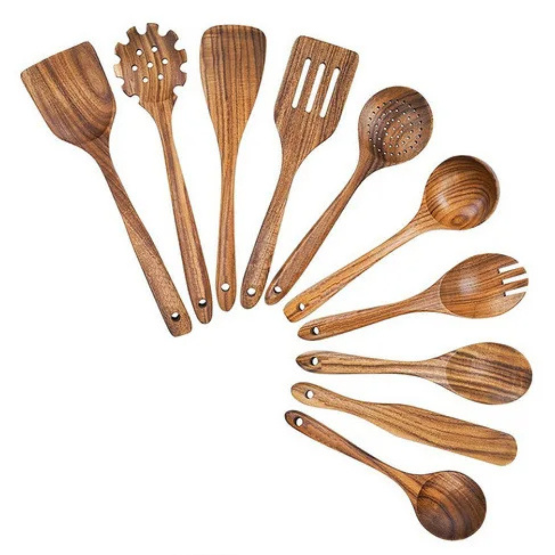 Detailaufnahme der natürlichen Maserung des Teakholz Küchenhelfer Sets, hochwertige Verarbeitung sichtbar.