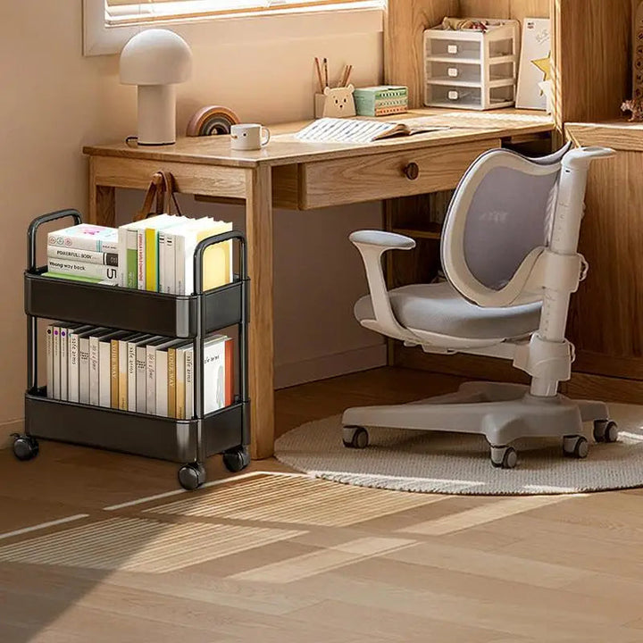 Vielseitiger Rollit Bücherwagen auf Rollen. Ordnung schaffen mit diesem mobilen Regal für Schlafzimmer & Büro.