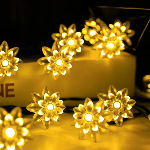 Solar-Lichterkette mit Pfirsichblüten, energieeffiziente LED-Außenbeleuchtung für Garten & Balkon.