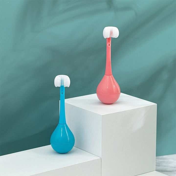 Dreifach-Kinderzahnbürste blau, mit weichen Borsten. Ideal für Mundhygiene und Zahnpflege.