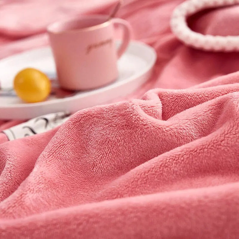 Stilvolle rosa Decke aus Flanell-Fleece. Ideale Dekoration & Überwurf für Wohnzimmer oder Kinderzimmer, sehr weich.