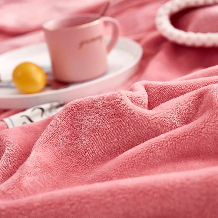 Stilvolle rosa Decke aus Flanell-Fleece. Ideale Dekoration & Überwurf für Wohnzimmer oder Kinderzimmer, sehr weich.