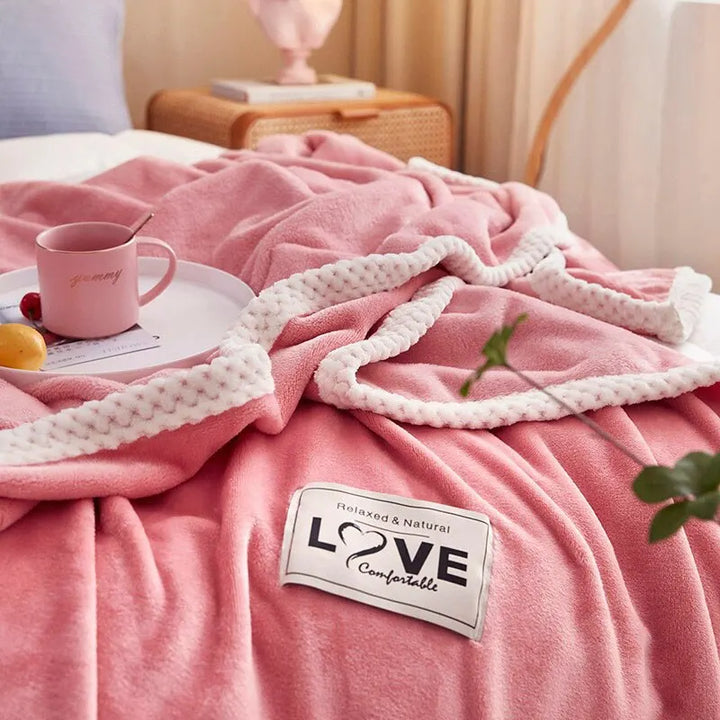 BlushCozy rosa Flanell-Fleece-Decke. Ultraweiche Kuscheldecke für maximalen Komfort & stilvolle Wohnakzente.