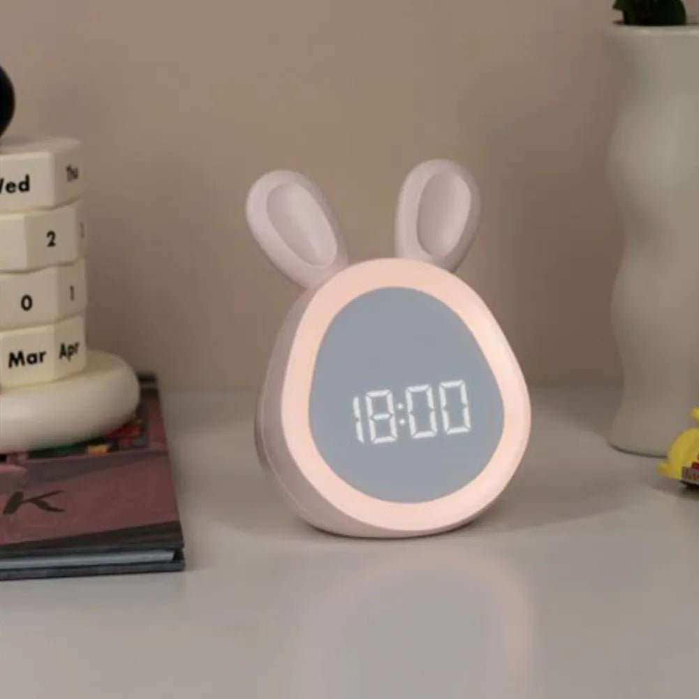 Digitaler Kinderwecker in Hasenform mit LED Licht. Eine sanfte Aufstehhilfe & schönes Geschenk für Kinder.