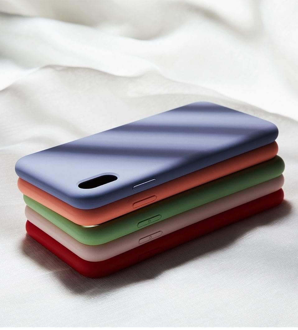 Robuste rote iPhone Schutzhülle aus Silikon. Stoßfestes Slim Case schützt Ihr Handy effektiv.