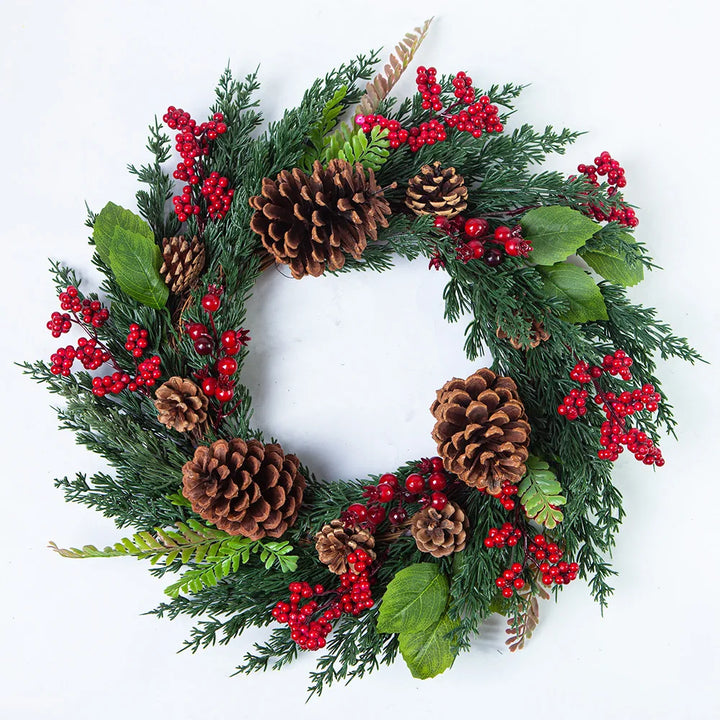 Hochwertiger Kunstkranz mit leuchtend roten Beeren, 45cm. Perfekte festliche Weihnachtsdeko für Ihr Zuhause.