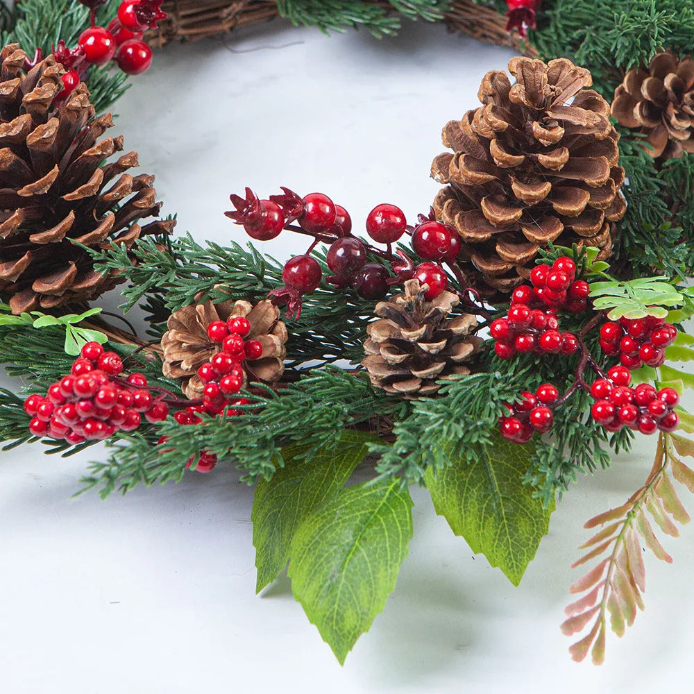 Adventskranz mit roten Beeren, 45cm. Wunderschöne festliche Deko, perfekt für die gemütliche Winterzeit.