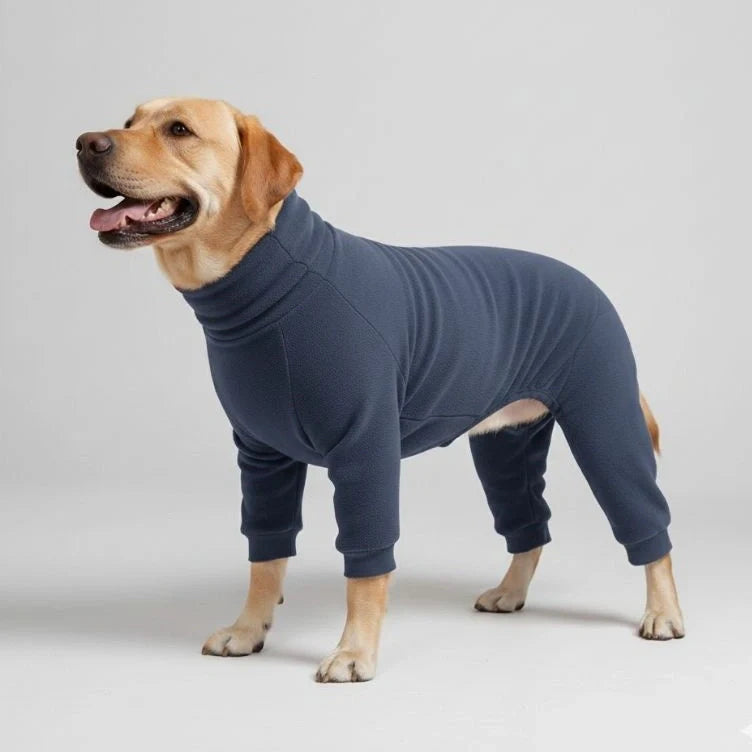 Graublauer Hundepyjama, weiche Haustierkleidung für große Hunde, ideal für kalte Winternächte.