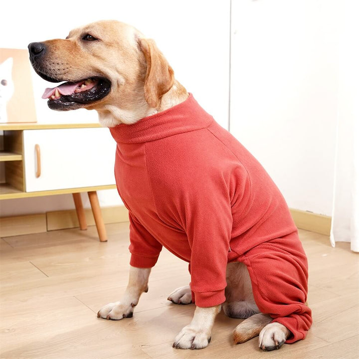 Gemütlicher Hundepyjama für große Hunde, warmer Schlafanzug für entspannte Abende zuhause.