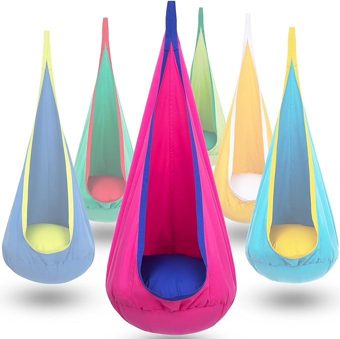 Gemütlicher Kinder Hängesack Schwebesitz in Blau, ideal für entspannte Stunden im Kinderzimmer.