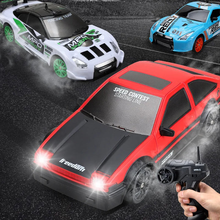 Ultimativer Fahrspaß: RC Mini Drifter Spielzeugauto driftet über den Boden.
