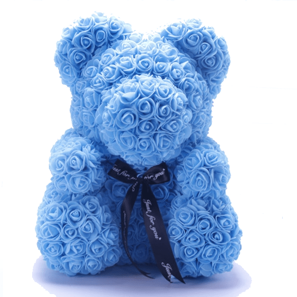 Dekorativer Rosenbär aus künstlichen Rosen als ewiges Symbol der Liebe. Handgemachtes Geschenk für besondere Anlässe.