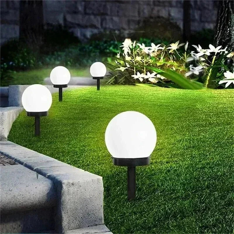 Runde LED-Solargartenleuchte für stimmungsvolle Gartenbeleuchtung. Energieeffizient & wetterfest.