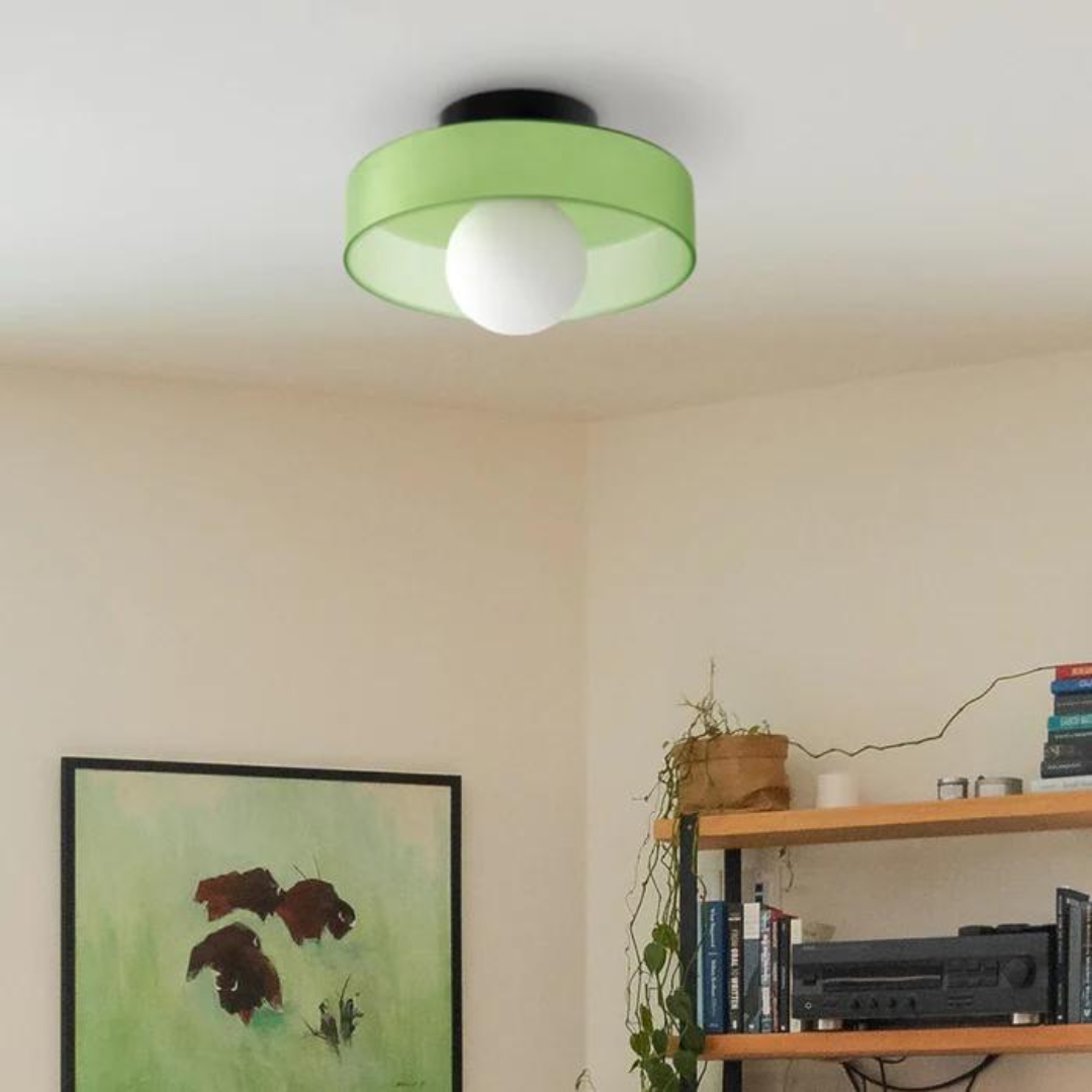 Zeitgenössische runde Glas-Deckenleuchte, ideal für Flur- und Küchenbeleuchtung.