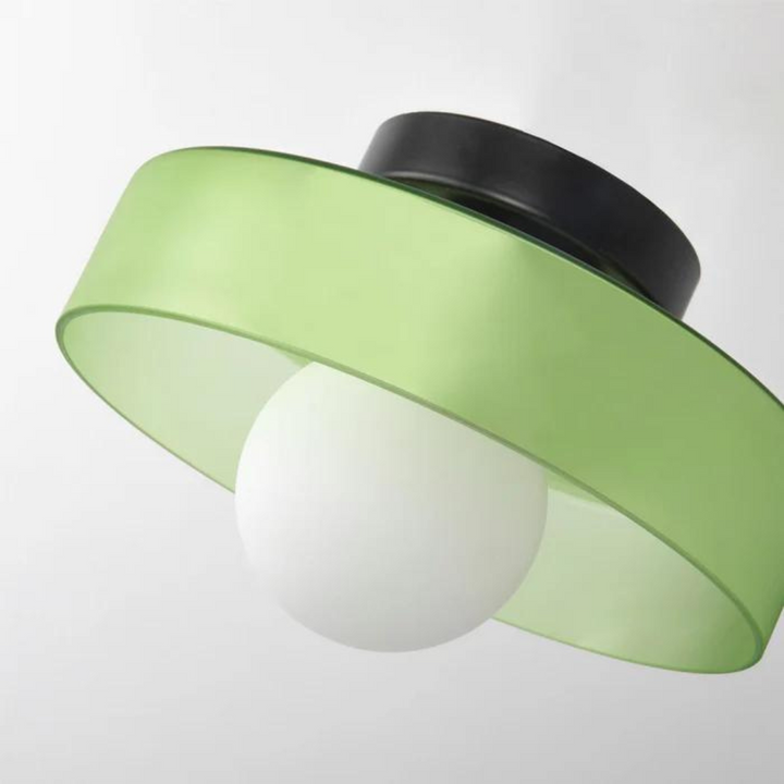 Elegante runde Deckenlampe aus Glas, moderne Akzentbeleuchtung für Zuhause.