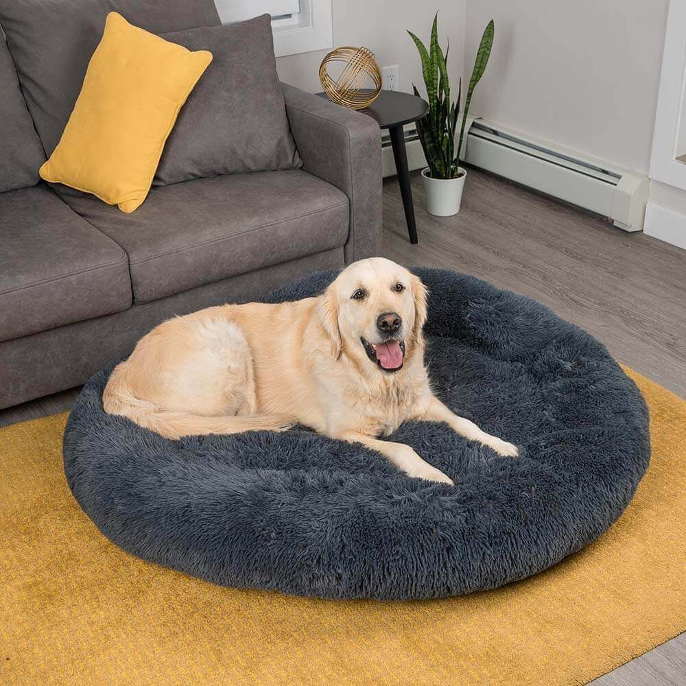 Rundes, flauschiges Hundebett für maximale Entspannung & Komfort. Weicher Schlafplatz für Haustiere.