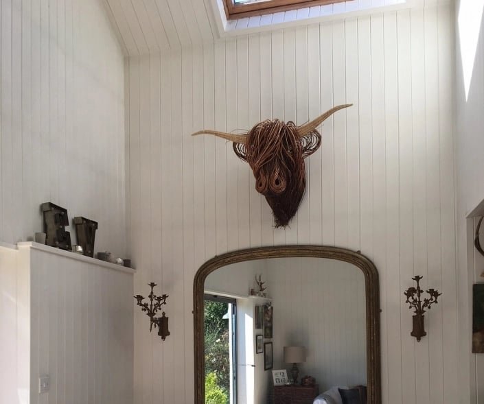 Einzigartige Tierfigur Kuh-Wandskulptur Bowie, handgefertigt, verleiht Ihrem Zuhause rustikale Eleganz.