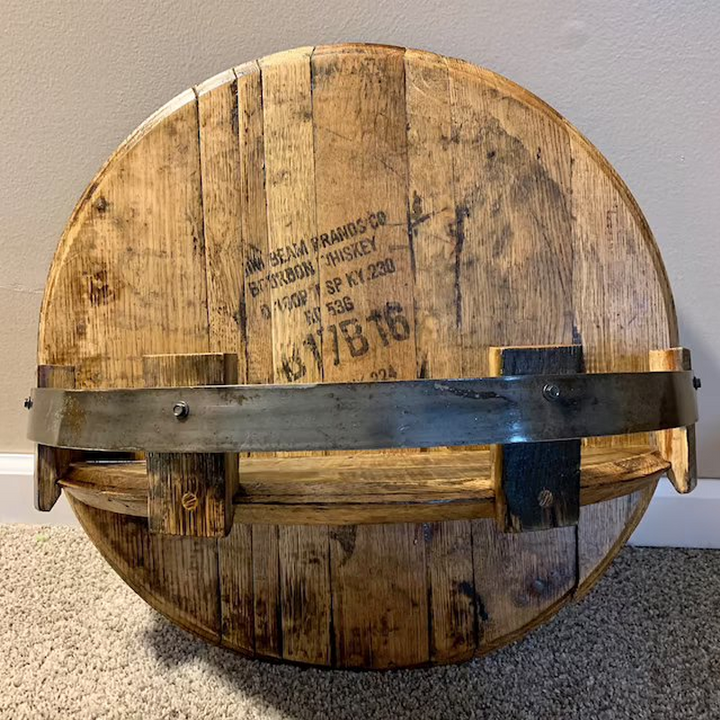 Oakspire Eichenholz Whiskey Fassregal als Flaschenhalter. Wandmontiertes Barzubehör für Ihre Spirituosensammlung.