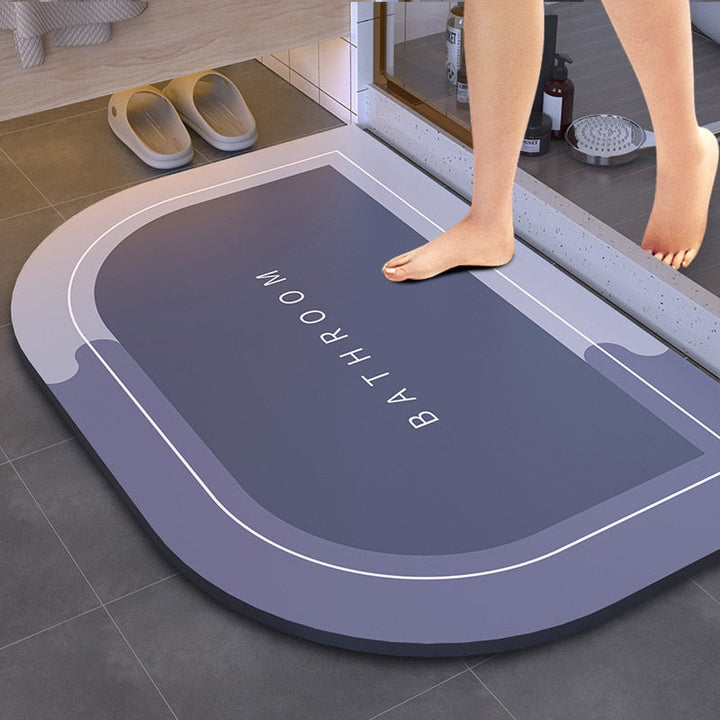 Rutschfeste Badematte, supersaugfähig & schnelltrocknend für sicheren Halt im Badezimmer.