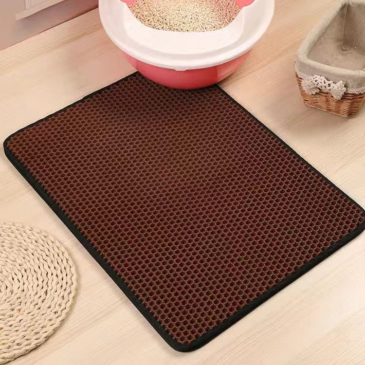 Katzentoilettenmatte vor der Toilette, minimiert Streu, für optimale Sauberkeit und Hygiene im Tierbedarf.