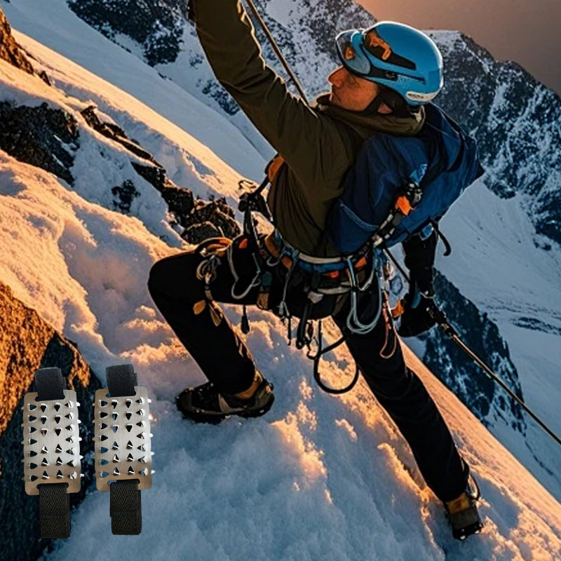 Detailaufnahme der robusten Spikes von rutschfesten Eiskrallen für Schnee und Eis.