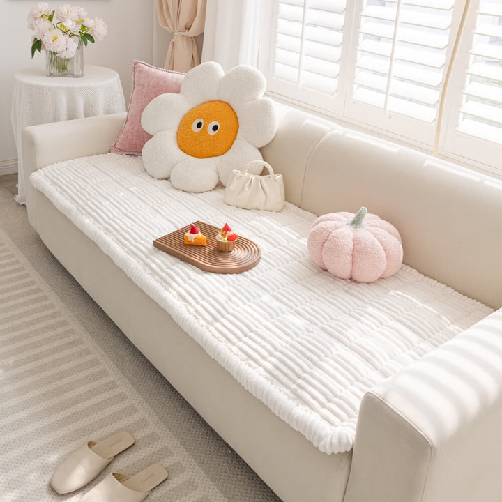 Weicher Flanell Sofaschutz, ideal für Tierbesitzer, schützt Möbel stilvoll und zuverlässig.