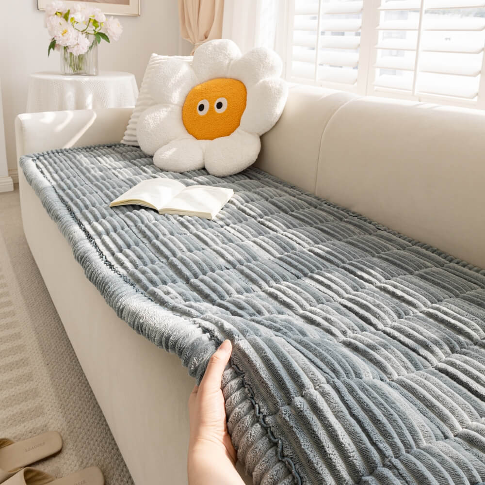 Robuster Flanell Sofabezug, schützt vor Tierhaaren, Krallen und Schmutz, leicht zu reinigen.